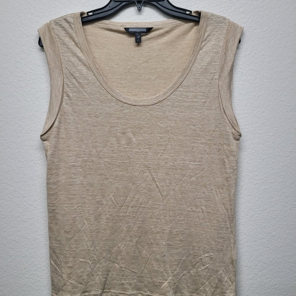 Banana Republic Sleeveless V-Neck Tank in Light Beige - Picture 3 of 6